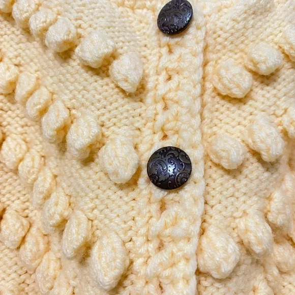 Vintage - Yellow Bavarian Style Boucle Sweater - Picture 6 of 7